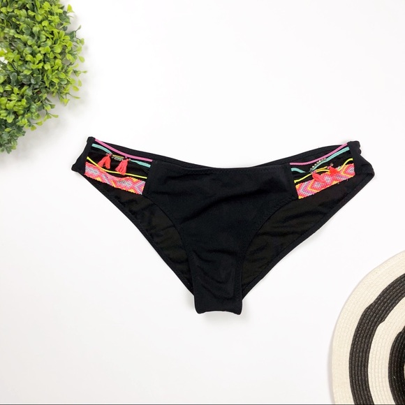 black bikini bottoms size 4